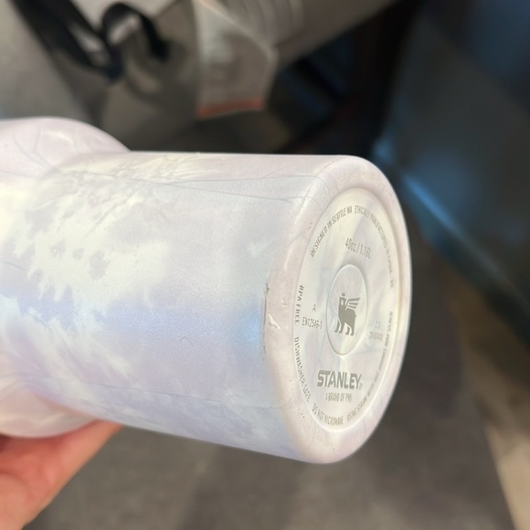 Used Stanley 40oz H2.0 Tumbler Wisteria Tie Dye - Picture 3 of 7